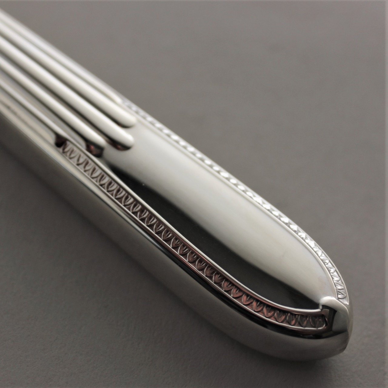 Robbe & Berking Sterling Silver "Belvedere" Cake Knife