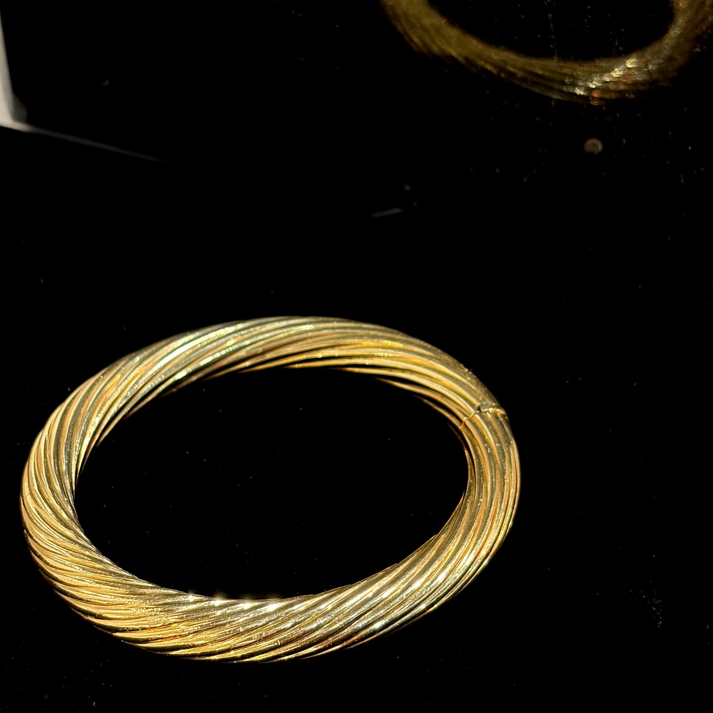 Estate 18kt Gold Fluted Italian Bangle