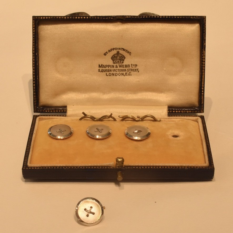 Mappin & Webb Set of 4 Tie Tacks Sterling Silver and Mother of Pearl