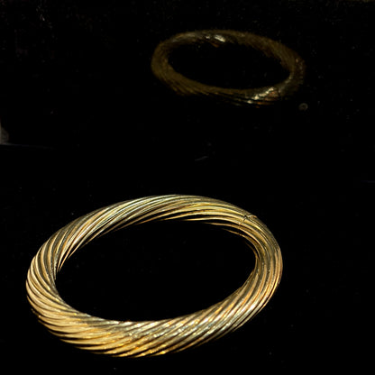 Estate 18kt Gold Fluted Italian Bangle