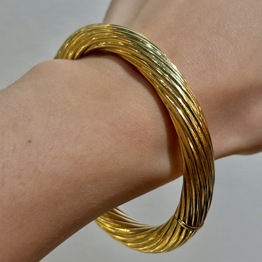 Estate 18kt Gold Fluted Italian Bangle