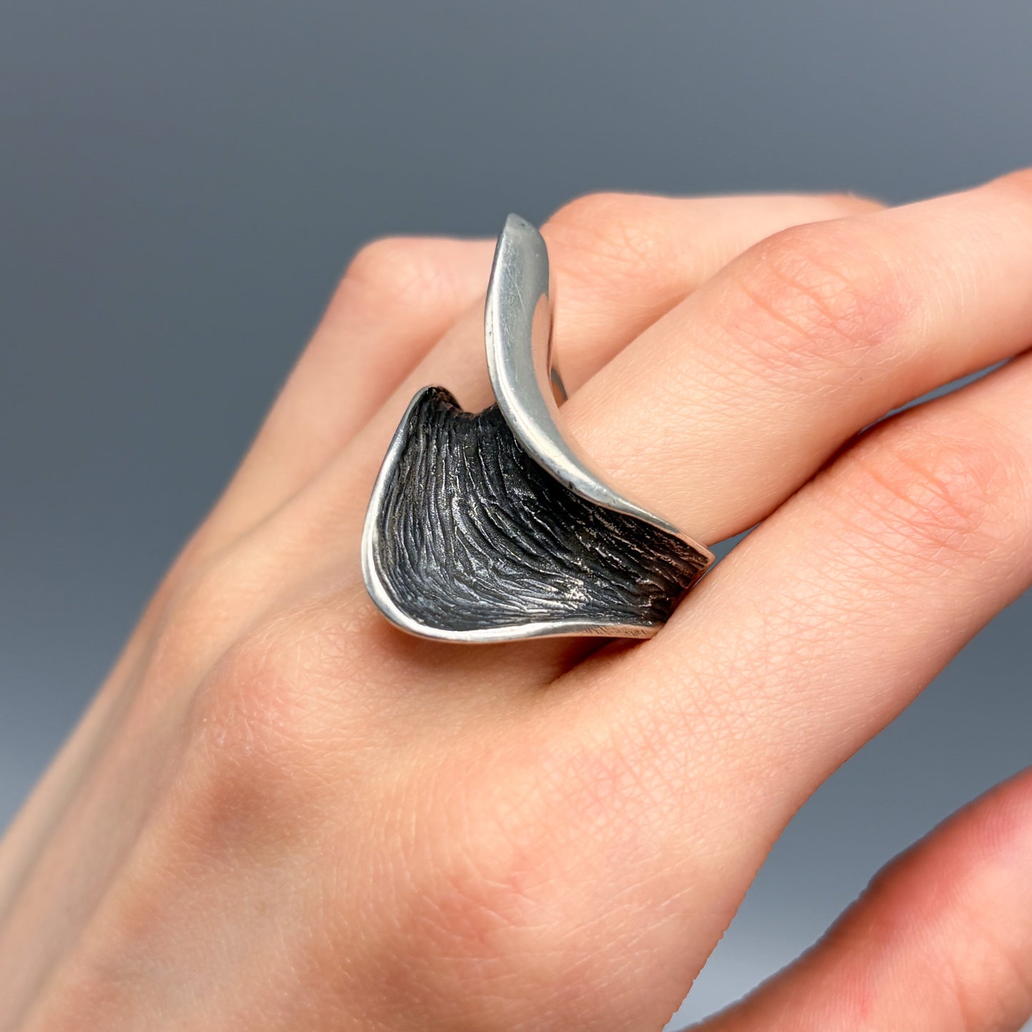 Estate Sterling Silver Two Toned Wave Ring