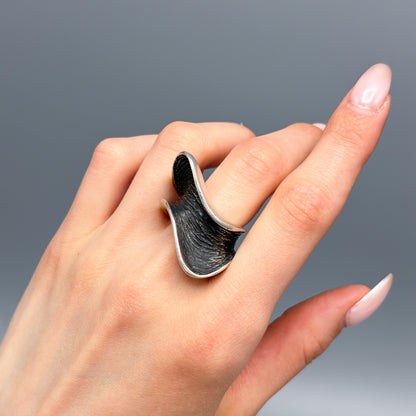 Estate Sterling Silver Two Toned Wave Ring