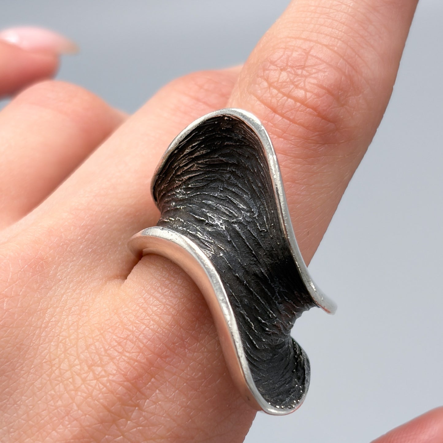 Estate Sterling Silver Two Toned Wave Ring