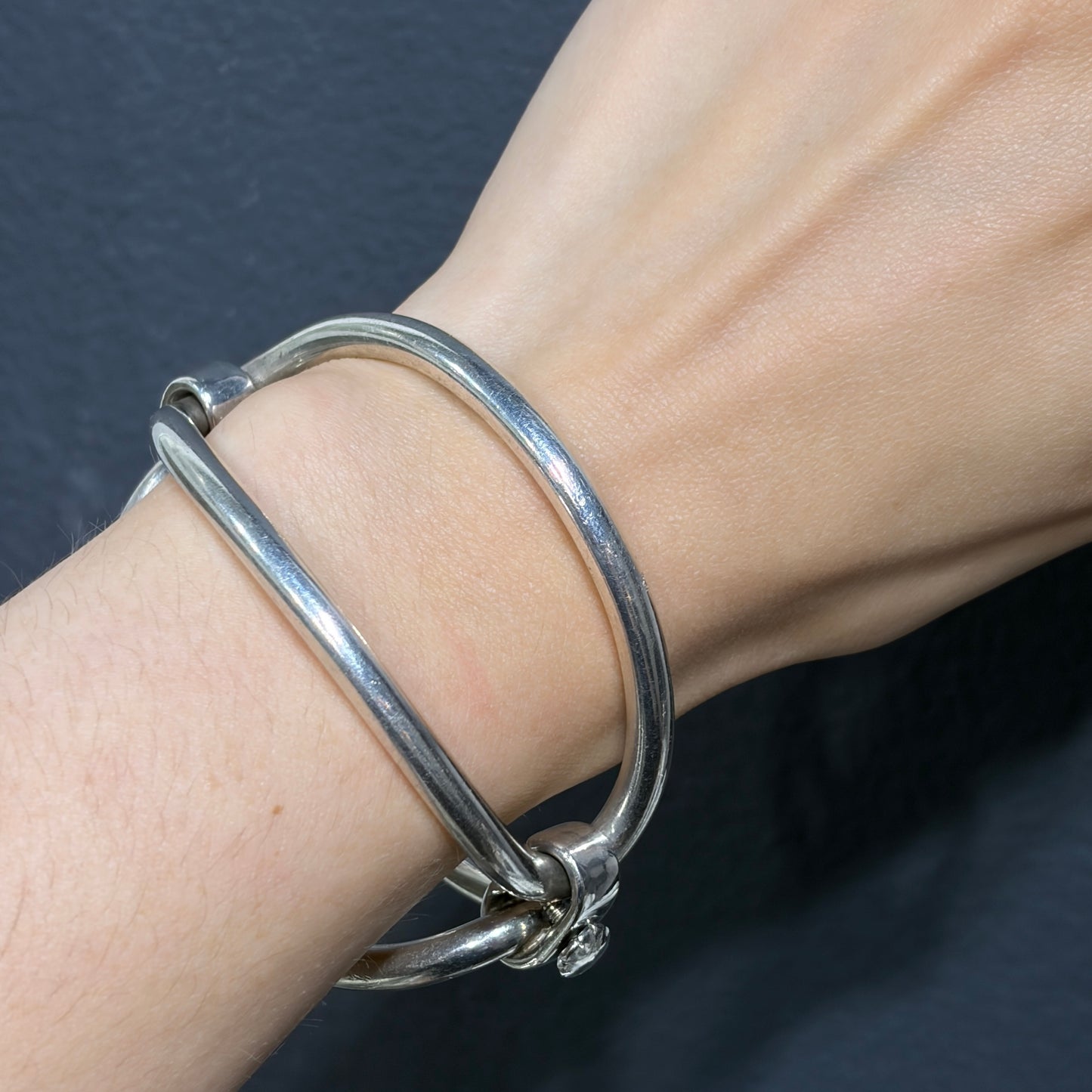 Hans Hansen Modernist Hinged Screw Closure Bangle no 255