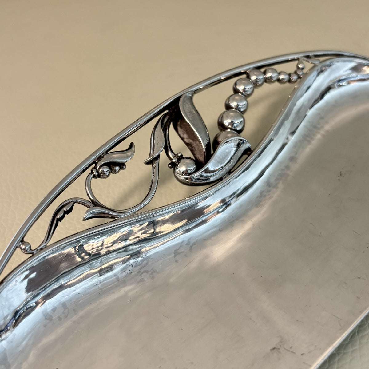 Estate Georg Jensen Sterling Silver Ornamental "Leaf & Berry" Crumber No. 389