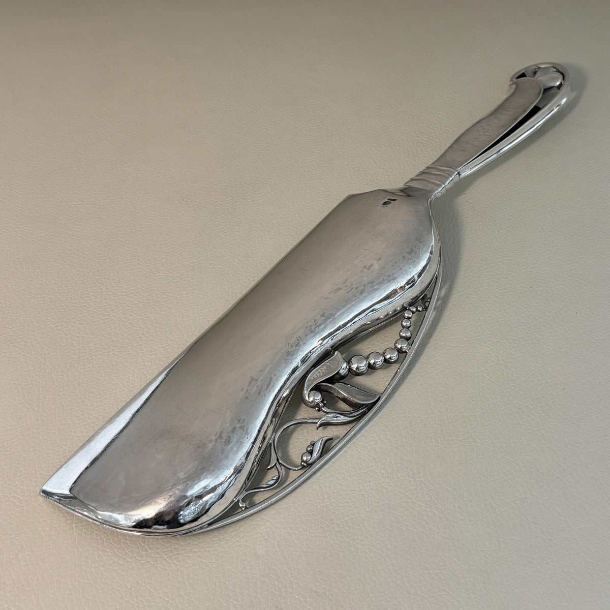 Estate Georg Jensen Sterling Silver Ornamental "Leaf & Berry" Crumber No. 389