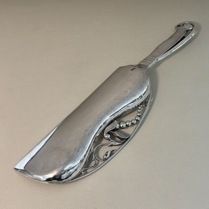 Estate Georg Jensen Sterling Silver Ornamental "Leaf & Berry" Crumber No. 389