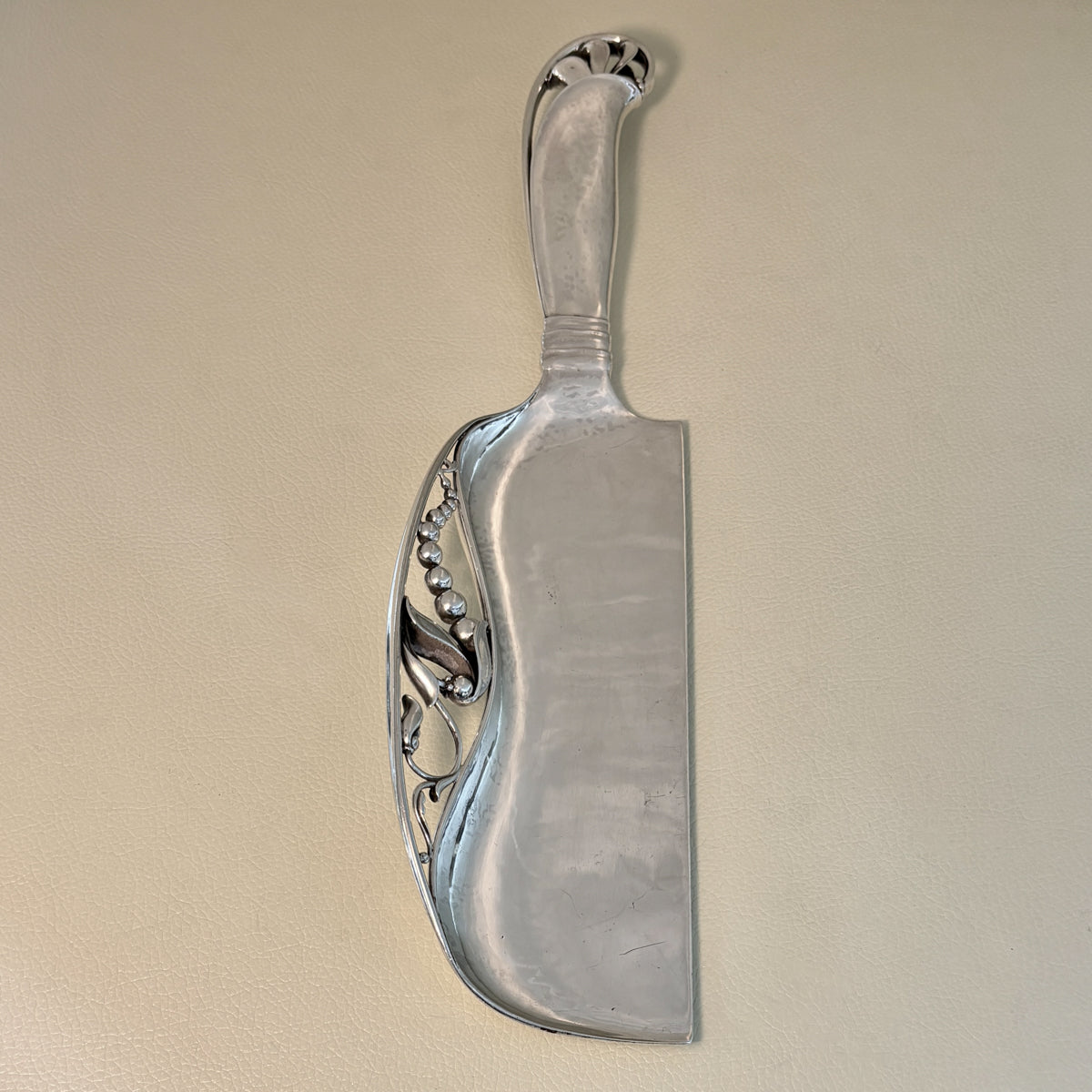 Estate Georg Jensen Sterling Silver Ornamental "Leaf & Berry" Crumber No. 389