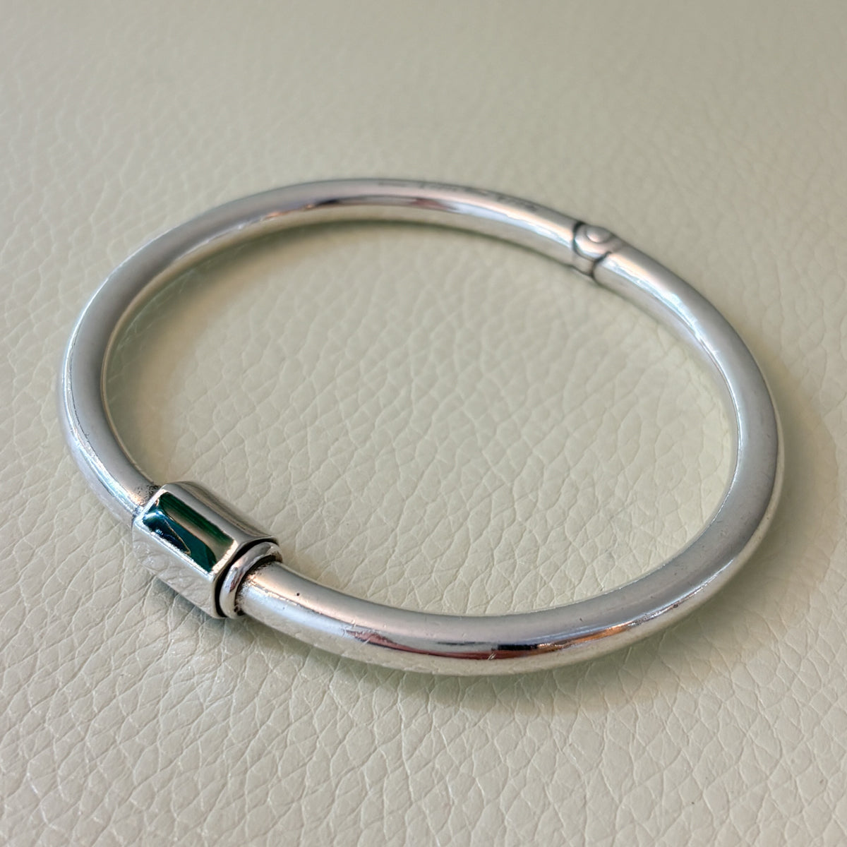Estate Gucci Sterling Silver Hinged Bangle Inlaid with Rectangular Green Enamel and Screw Clasp by Piero Nutini