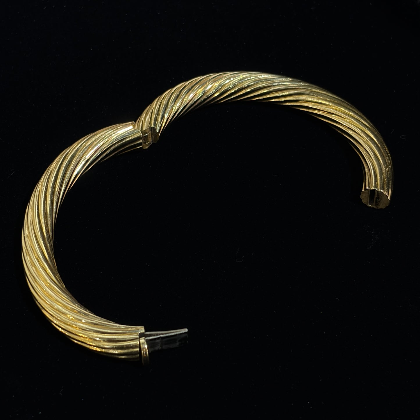 Estate 18kt Gold Fluted Italian Bangle