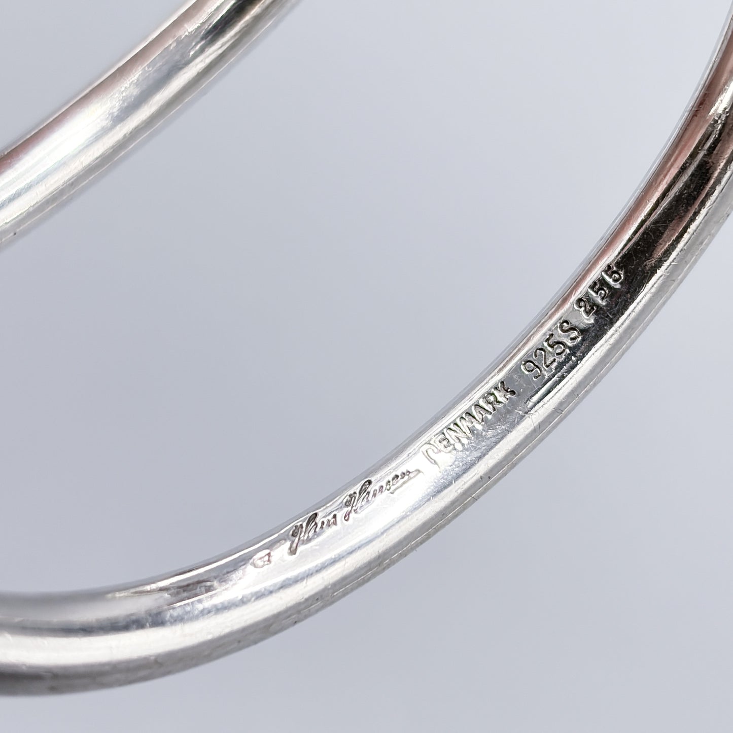 Hans Hansen Modernist Hinged Screw Closure Bangle no 255