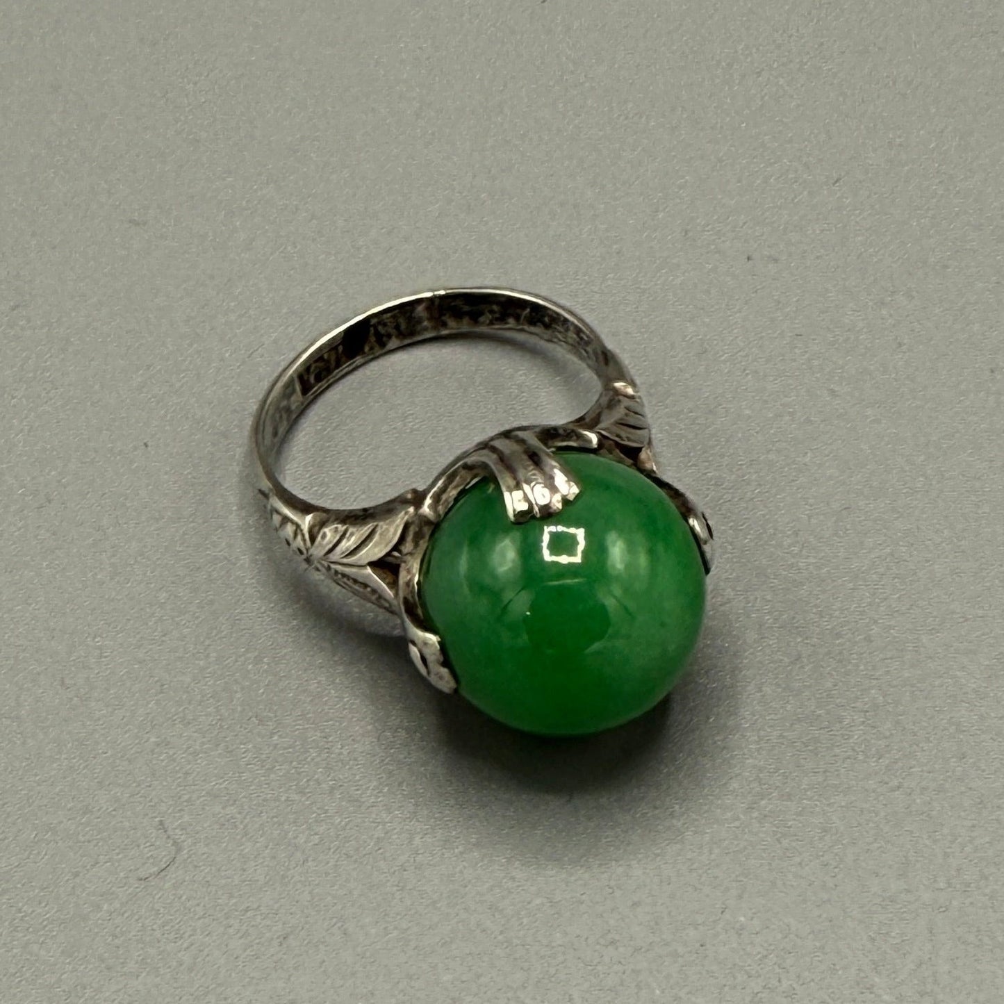 Estate Round Ball Jade Sterling Silver Ring