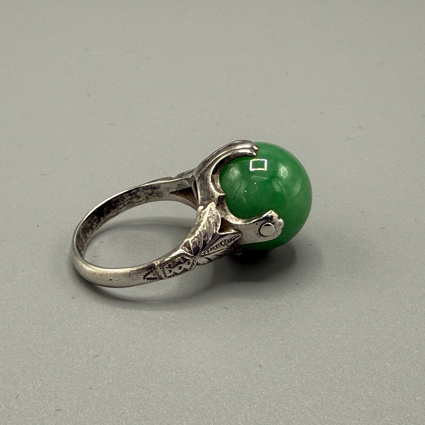 Estate Round Ball Jade Sterling Silver Ring
