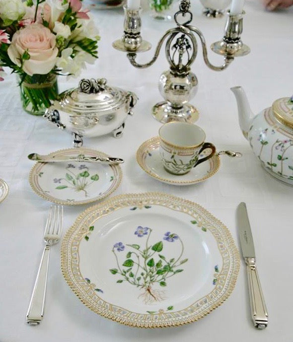 Flora Danica by Royal Copenhagen Service For 12