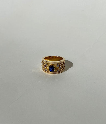 Gold Ring with Diamonds and Sapphire