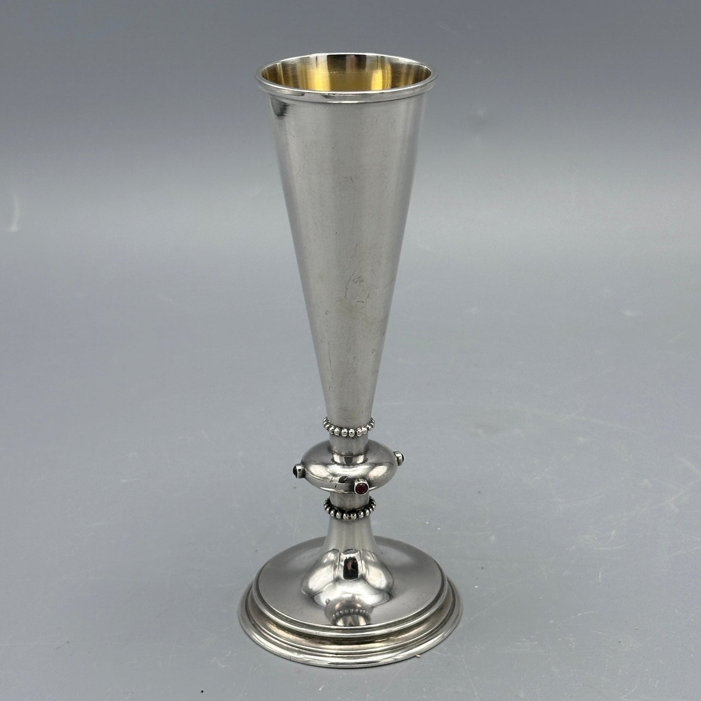 Estate 800 Silver Bud Vase with Carnelian Cabochon