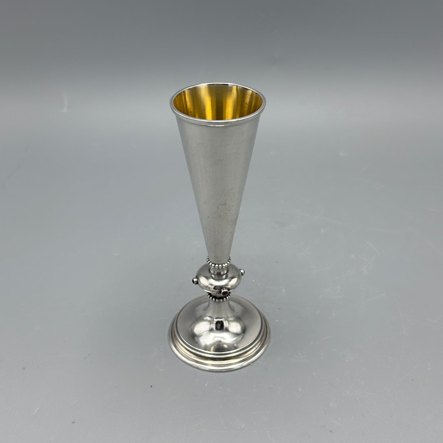 Estate 800 Silver Bud Vase with Carnelian Cabochon