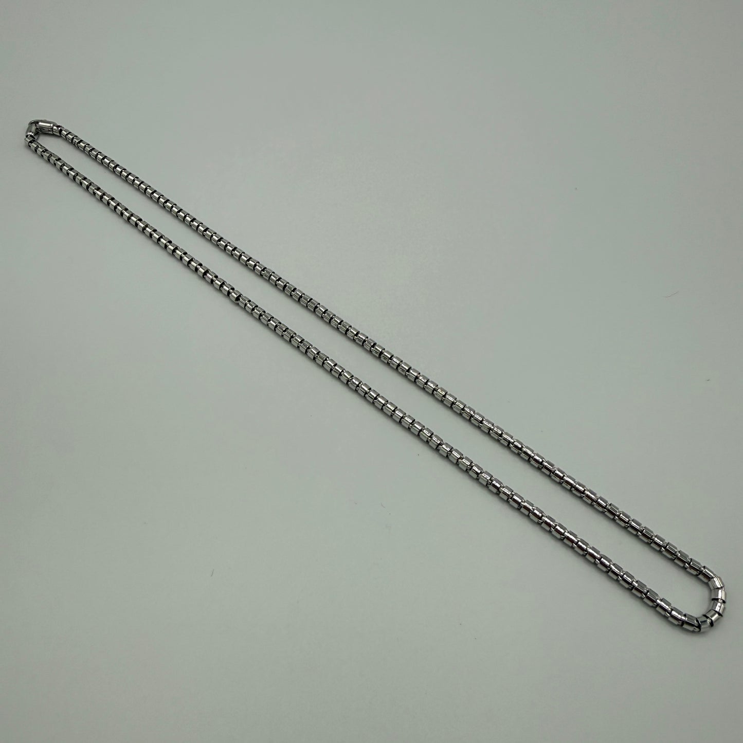Estate 18kt White Gold Tubular Chain Necklace