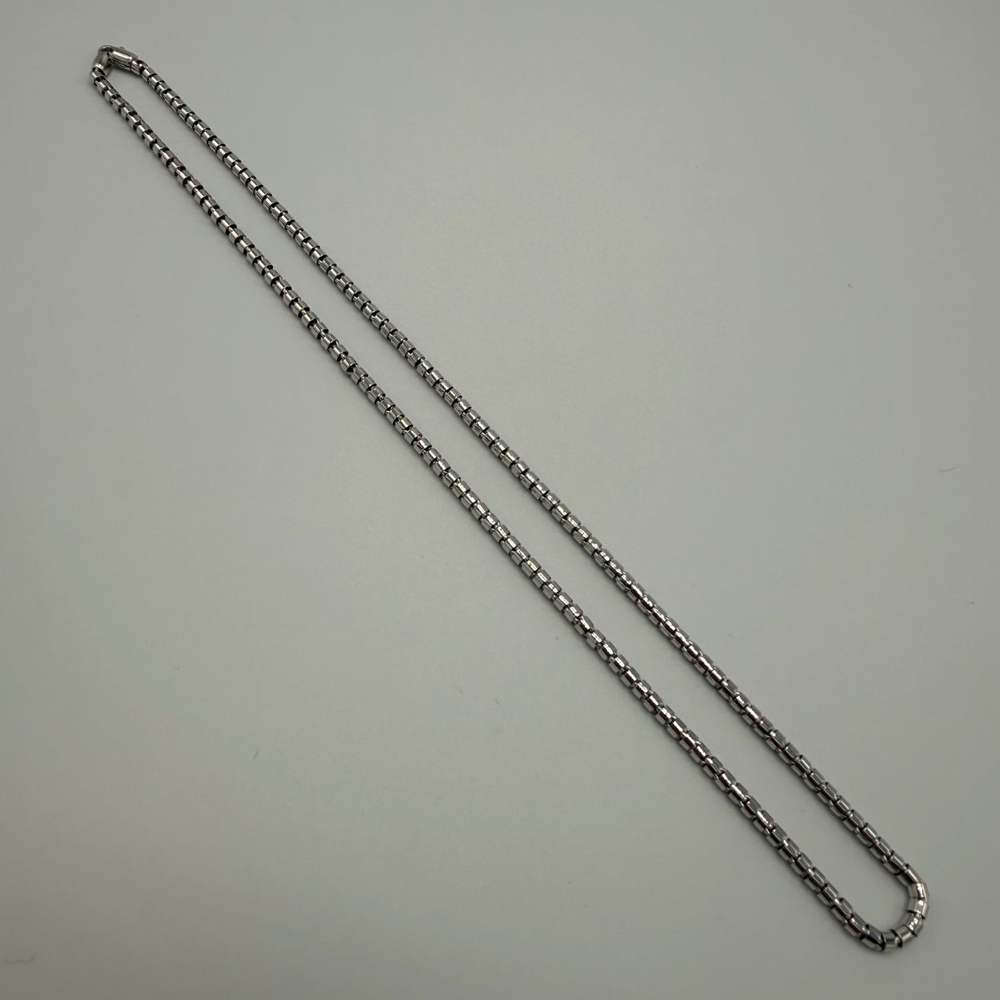 Estate 18kt White Gold Tubular Chain Necklace