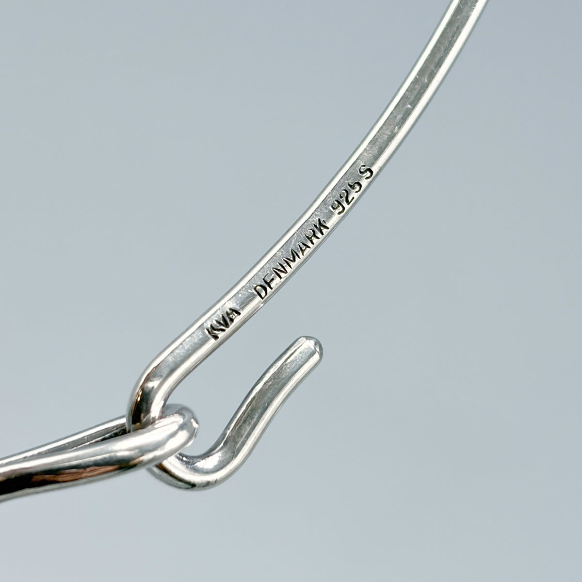 Estate Sterling Silver Knud V. Andersen Neck Ring with Bark Ribbon Pendant c 1970s