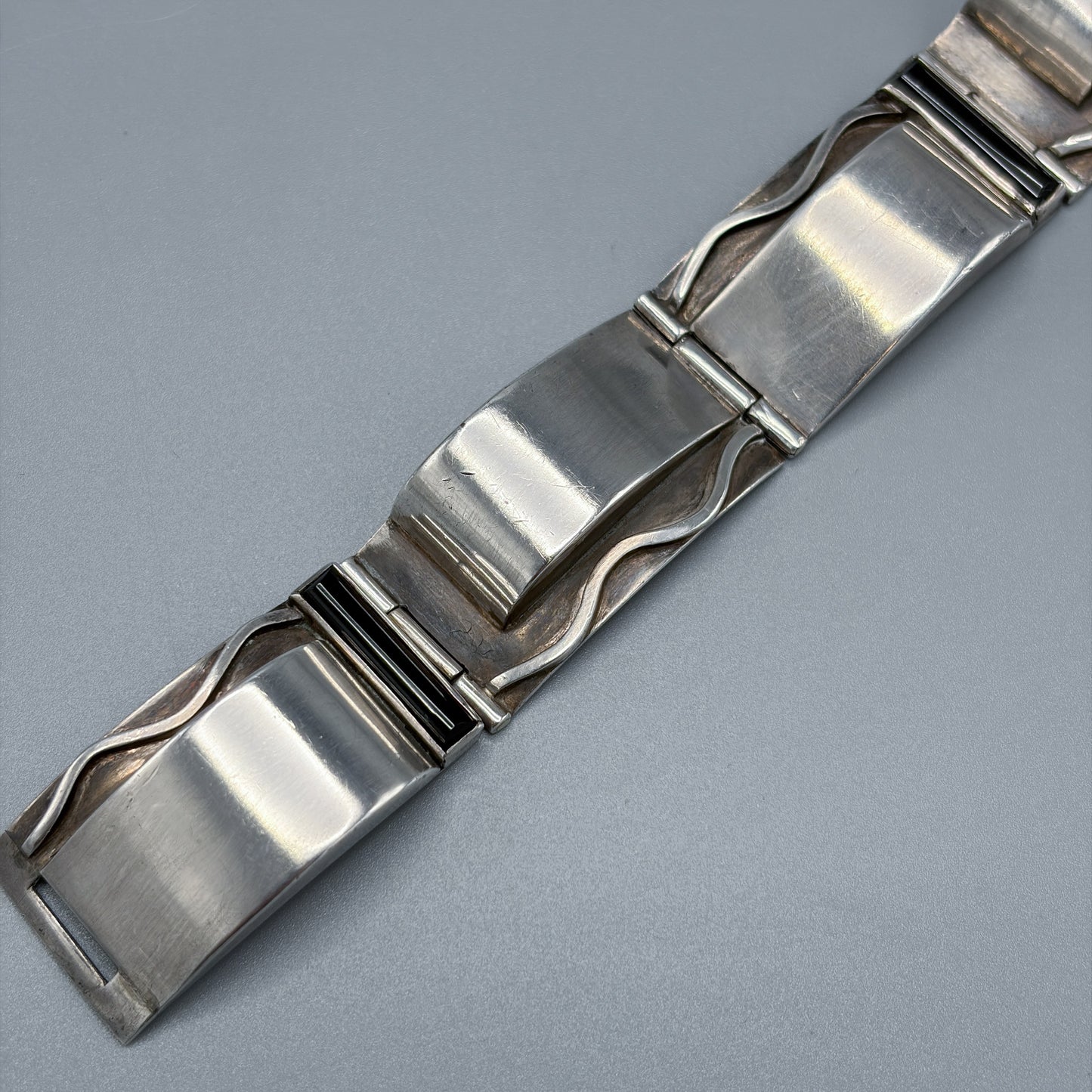 Estate Sterling Silver Link Bracelet High Relief and Barrel Onyx Stones by Thoelke