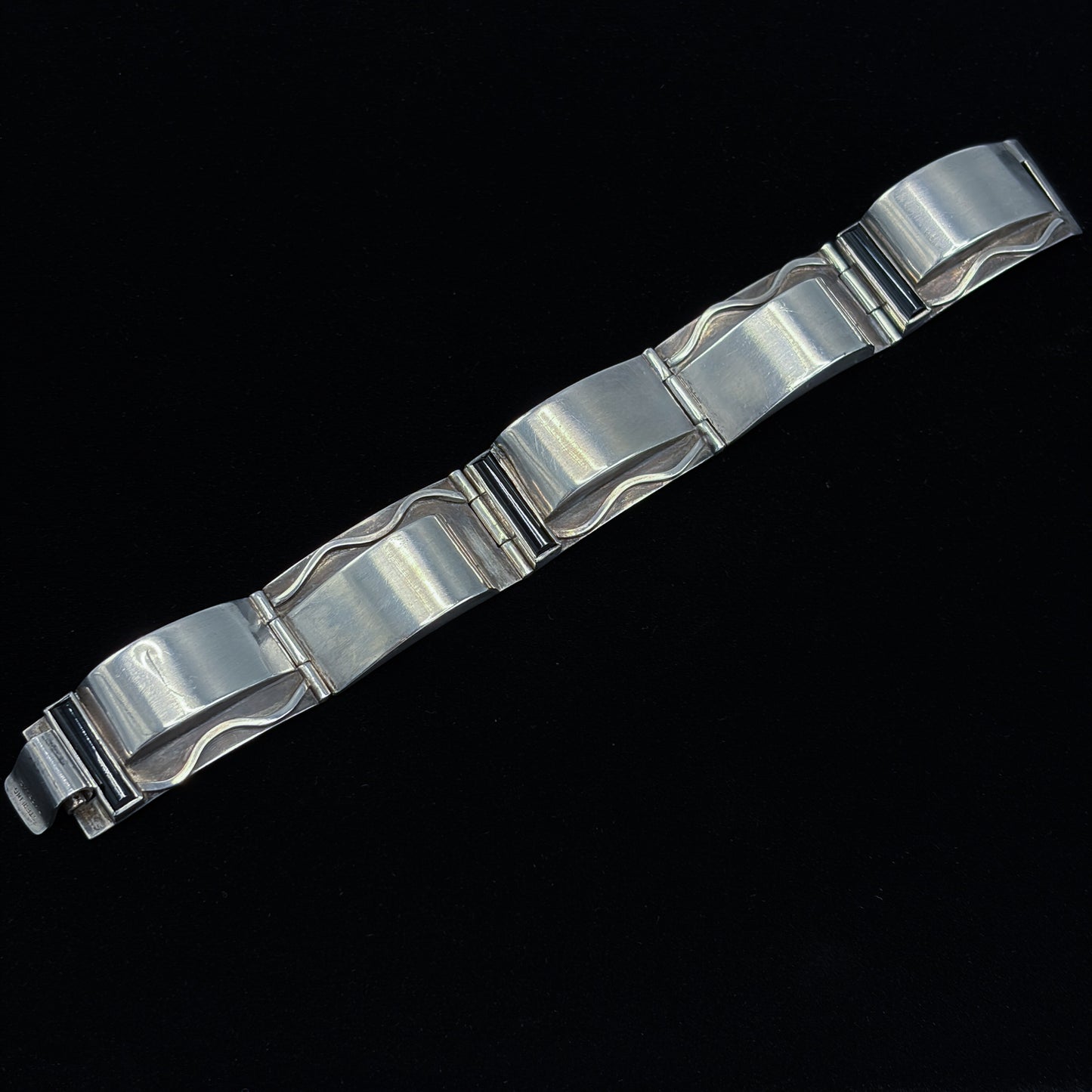 Estate Sterling Silver Link Bracelet High Relief and Barrel Onyx Stones by Thoelke