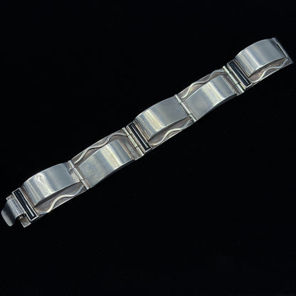 Estate Sterling Silver Link Bracelet High Relief and Barrel Onyx Stones by Thoelke