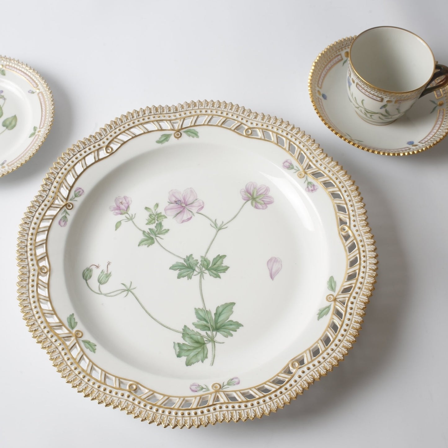 Flora Danica by Royal Copenhagen Service For 12