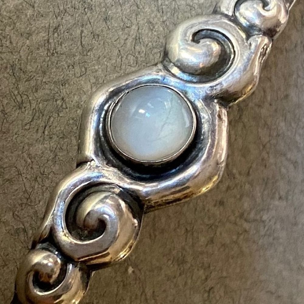 830 Silver Brooch with Moonstone