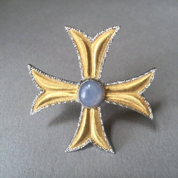 Buccellati Maltese Cross 18K Yellow Gold Brooch With Star Saphire