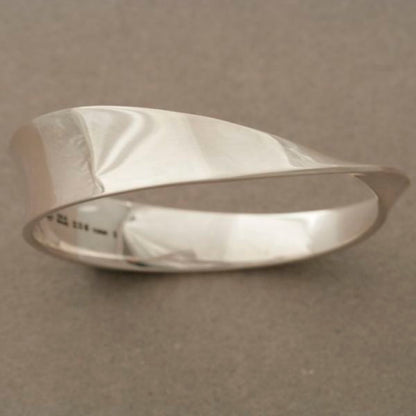 Georg Jensen "mobius" bangle no. 206