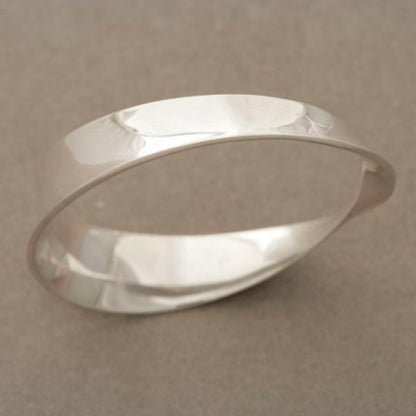 Georg Jensen "mobius" bangle no. 206