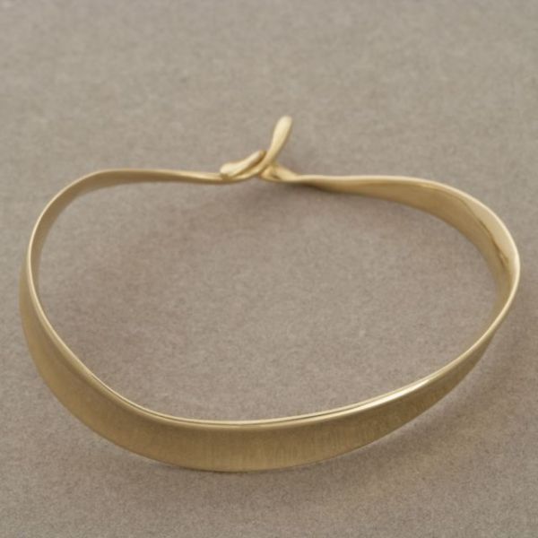 Vivianna Torun gold "ribbon" bangle no. 927