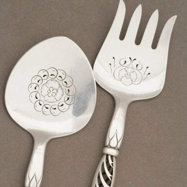 Georg Jensen fish server set in "ornamental pattern" no. 83