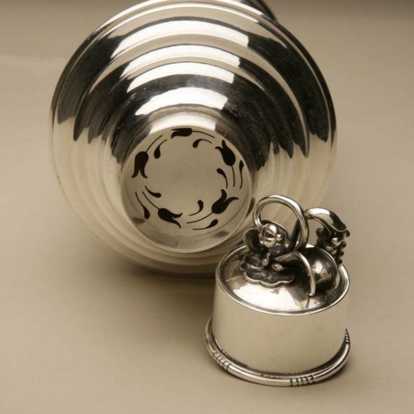 Georg Jensen Cocktail Shaker no. 462D by Harald Nielsen