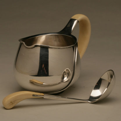 Frantz Hingelberg Modernist Sauceboat with Spoon designed by Svend Weihrauch