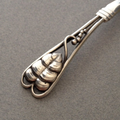 Georg Jensen Sterling Silver "Leaf and Berry" Pattern Pastry Server No. 71